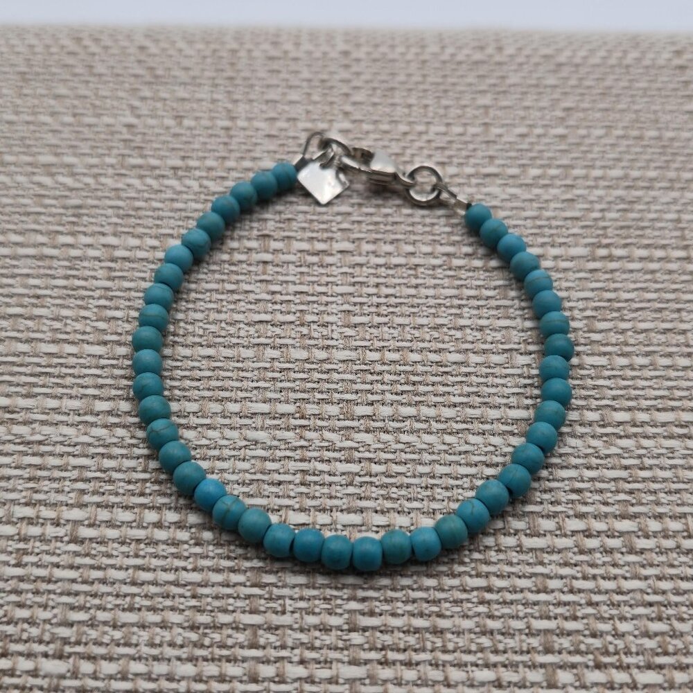 7.5 Inch Sterling Silver Small Howlite Stones Bracelet B517